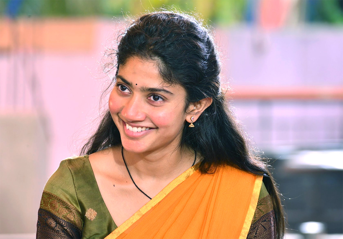 Happy_20Birthday_20Sai_20Pallavi-5.jpg 5