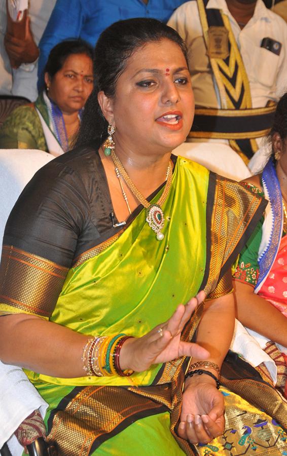 Women_20Special_20Park_20in_20Vizianagaram_20Pics_20-10.jpg 10