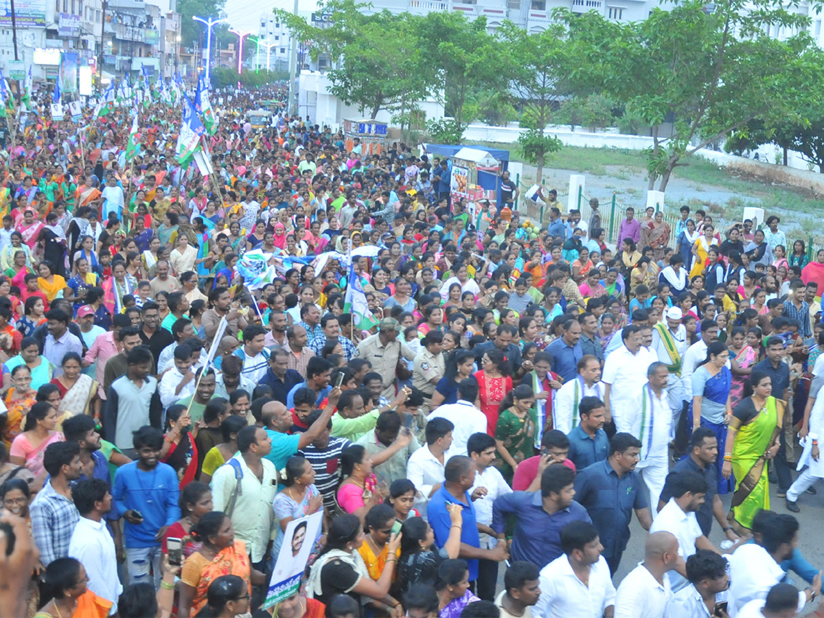 Women_20Special_20Park_20in_20Vizianagaram_20Pics_20-13.jpg 13