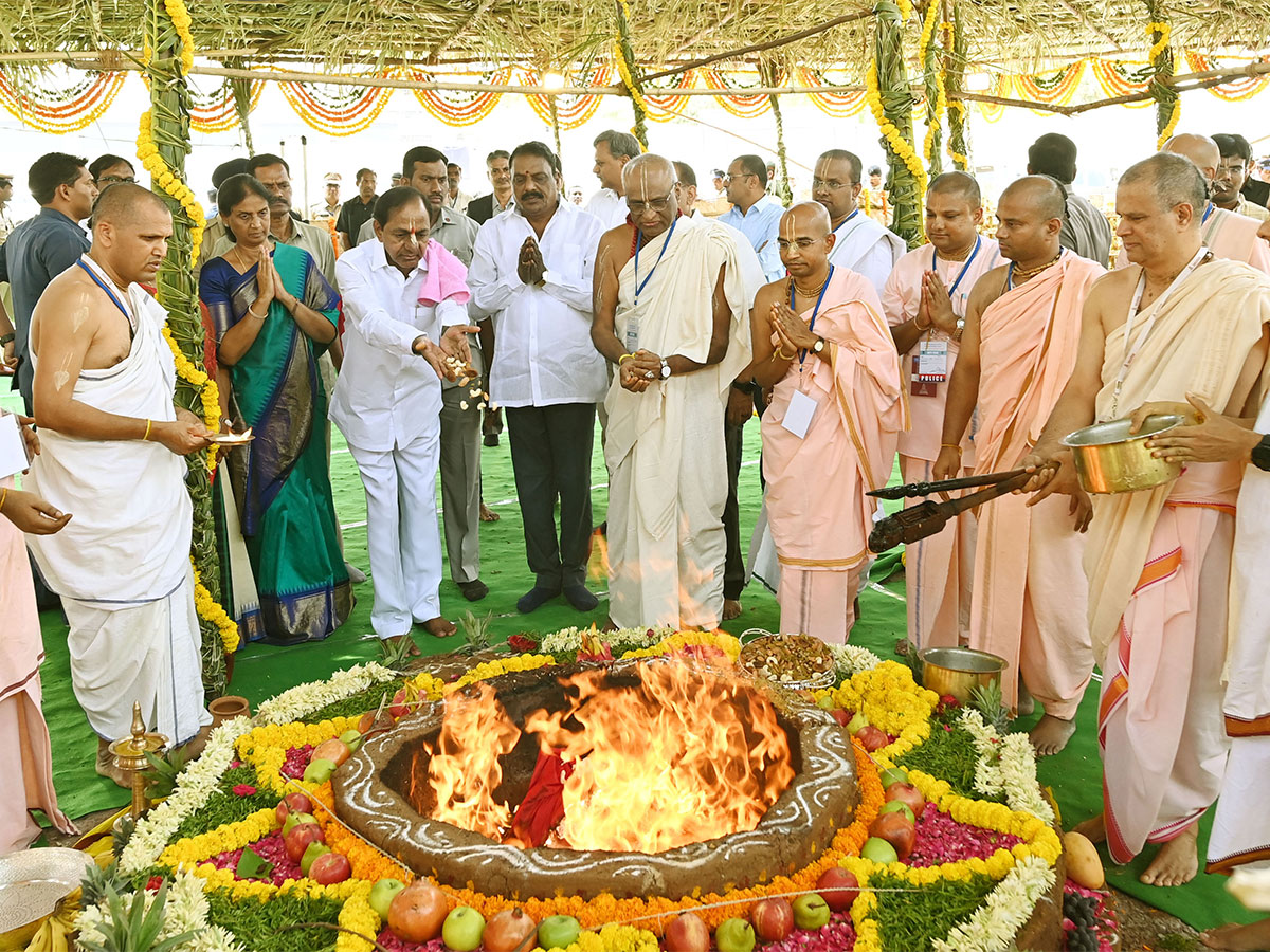 inaugurating_20The_20SriKrishna_20Temple_20in_20Hyderabad-1.jpg 1