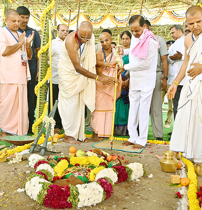 inaugurating_20The_20SriKrishna_20Temple_20in_20Hyderabad-17.jpg 17