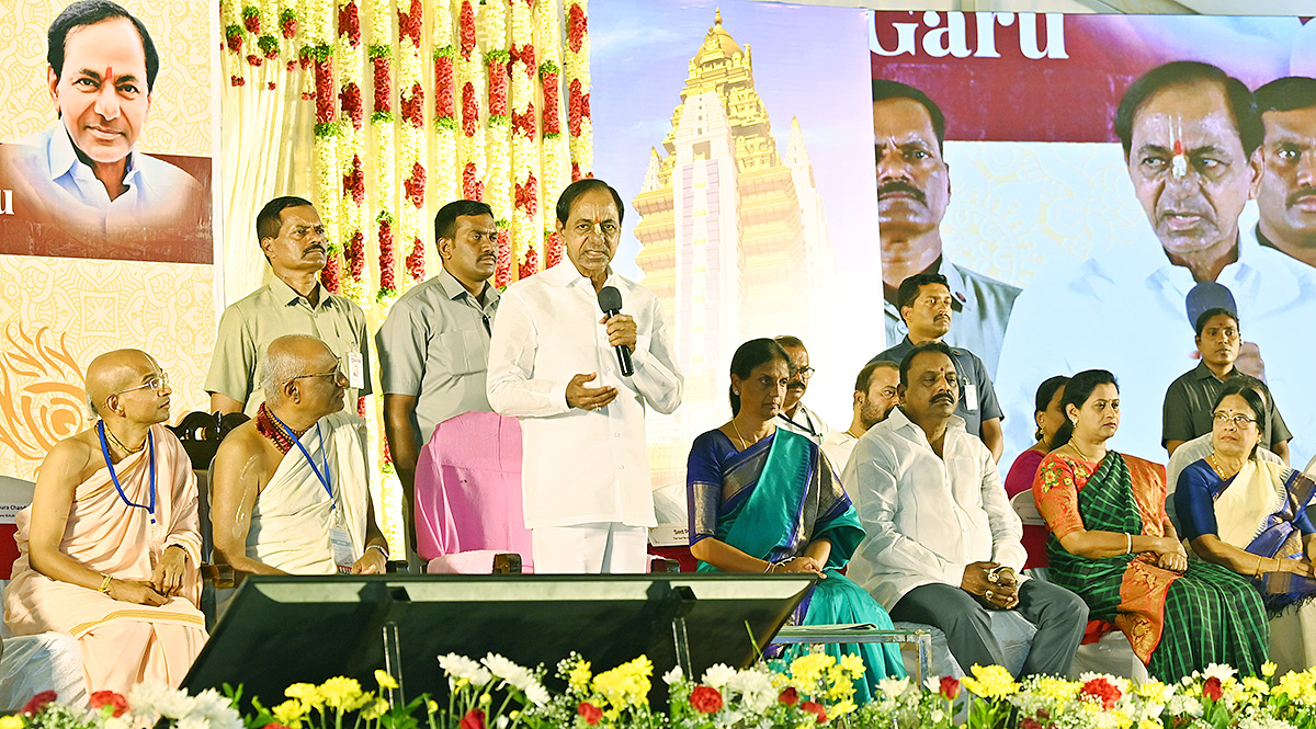 inaugurating_20The_20SriKrishna_20Temple_20in_20Hyderabad-18.jpg 18