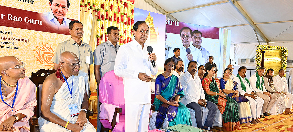 inaugurating_20The_20SriKrishna_20Temple_20in_20Hyderabad-5.jpg 5