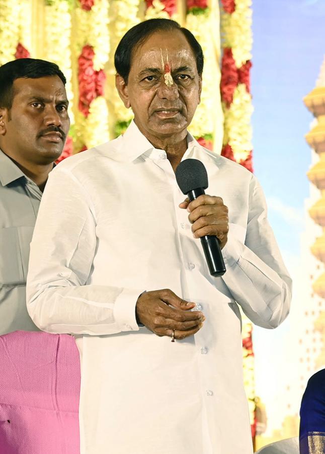 inaugurating_20The_20SriKrishna_20Temple_20in_20Hyderabad-8.jpg 8