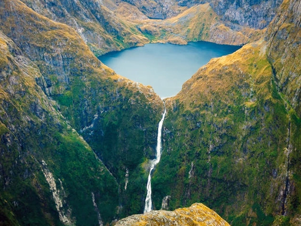 07-7._20Sutherland_20Falls_2C_20New_20Zealand.jpg 8