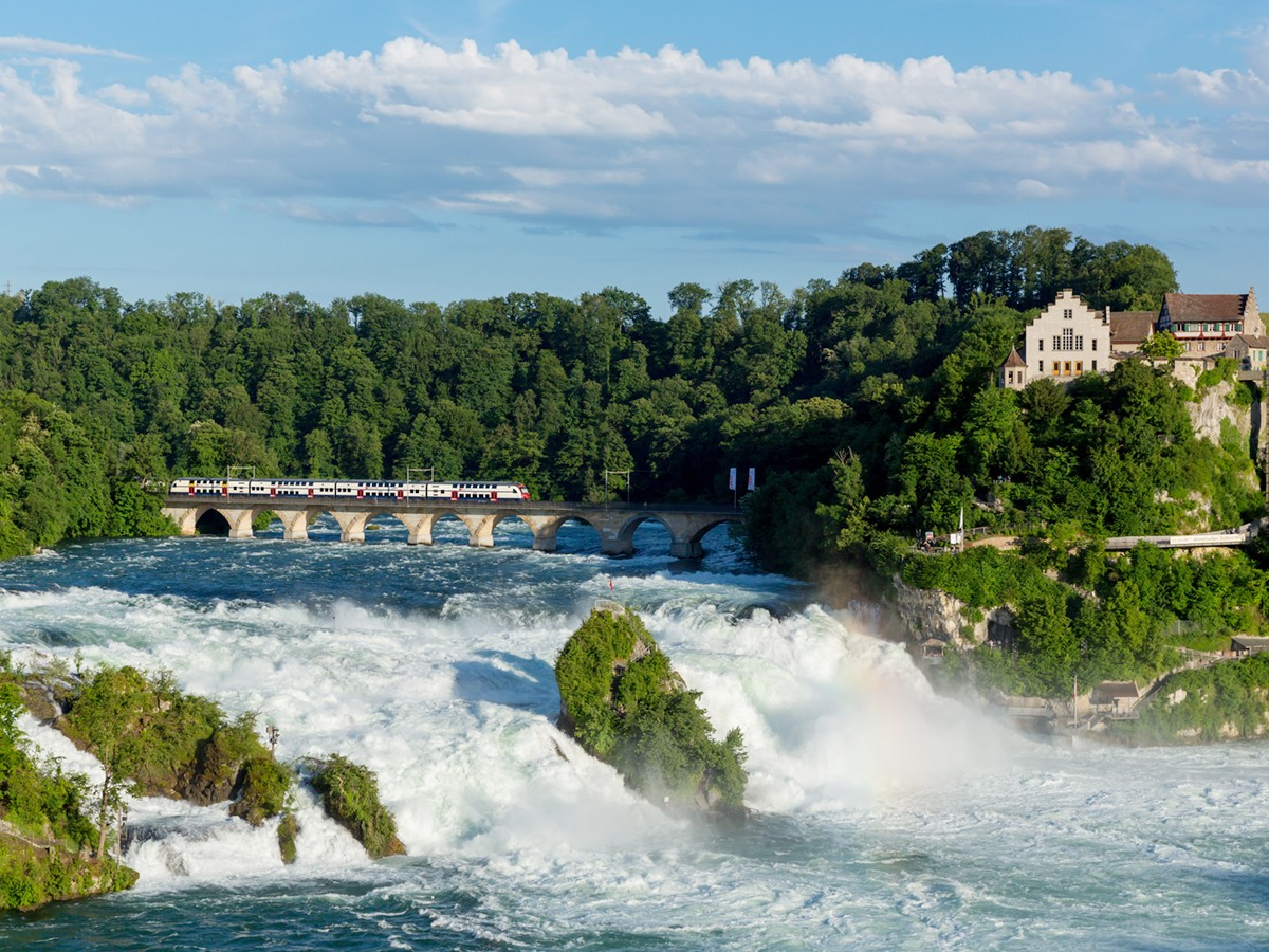 08-8._20Rhine_20Falls_2C_20Switzerland.jpg 9