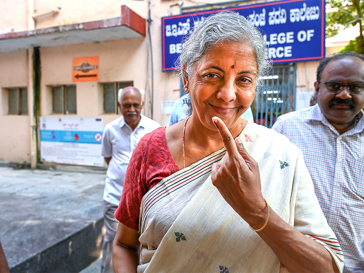 Vote_20for_20Karnataka_20Assembly_20Elections_20pics-2.jpg 2
