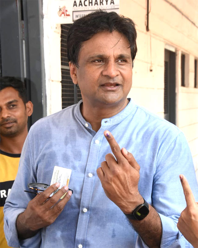 Vote_20for_20Karnataka_20Assembly_20Elections_20pics-8.jpg 8