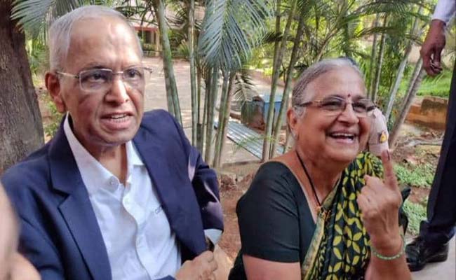 infy_20_20narayana_20murthy_20and_20sudha.jpg