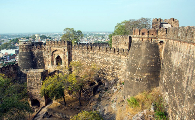 10_10._20Jhansi_20Fort_2C_20Jhansi.jpg 11