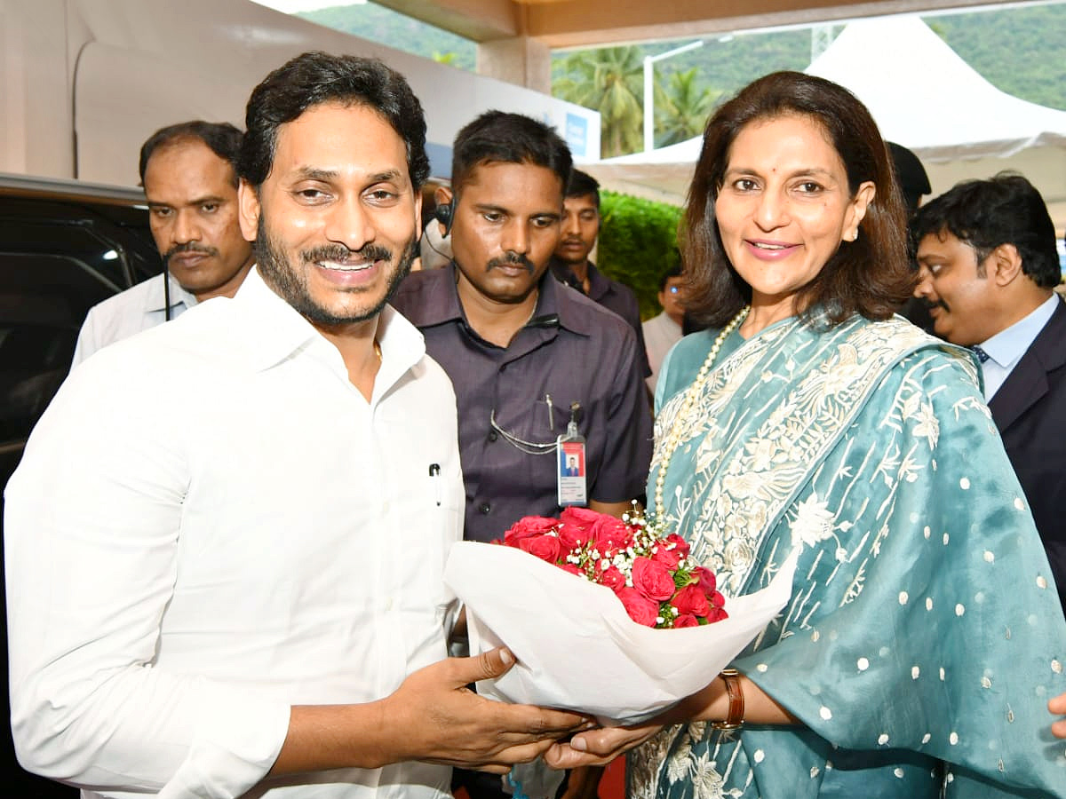 CM_20Jagan_20Visakhapatnam_20Tour_20Photos_11.jpg 8
