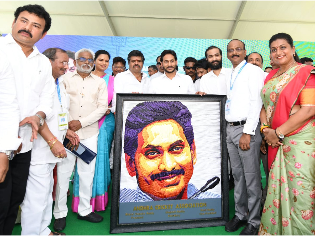 CM_20Jagan_20Visakhapatnam_20Tour_20Photos_18.jpg 13