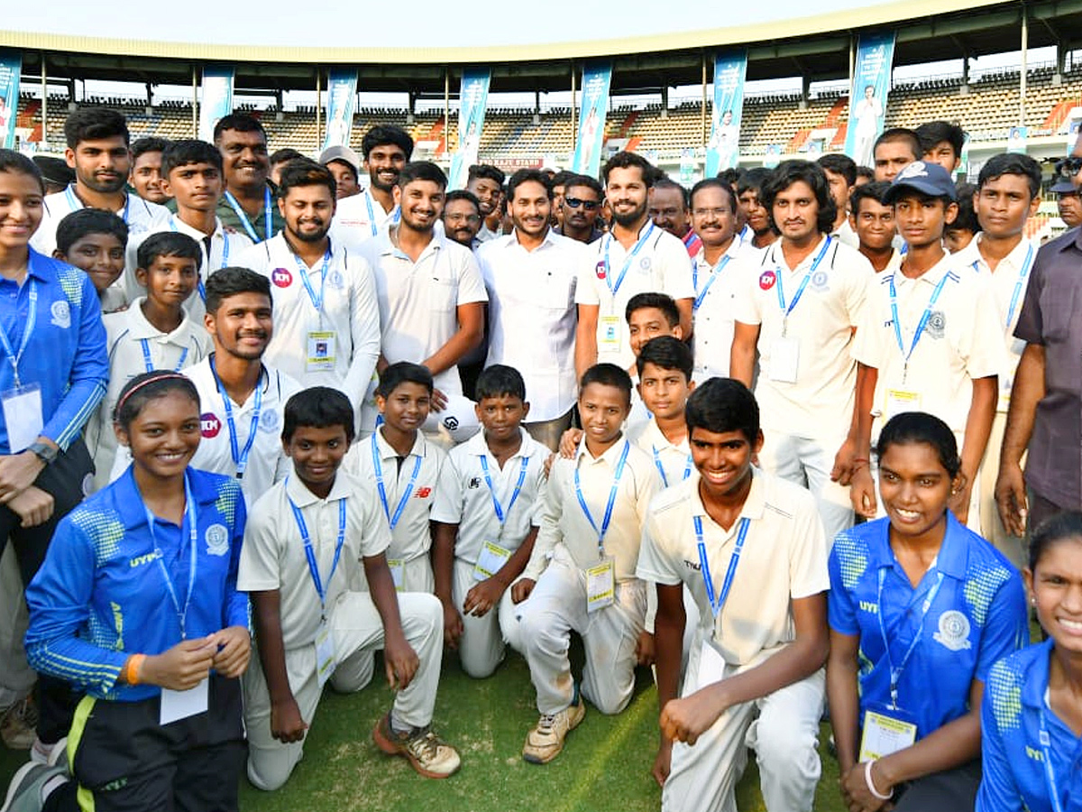 CM_20Jagan_20Visakhapatnam_20Tour_20Photos_26.jpg 29