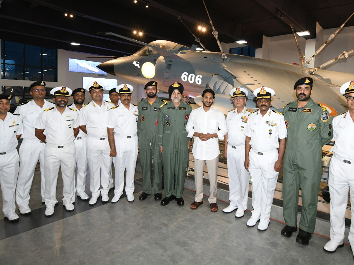 CM_20Jagan_20Visakhapatnam_20Tour_20Photos_33.jpg 34