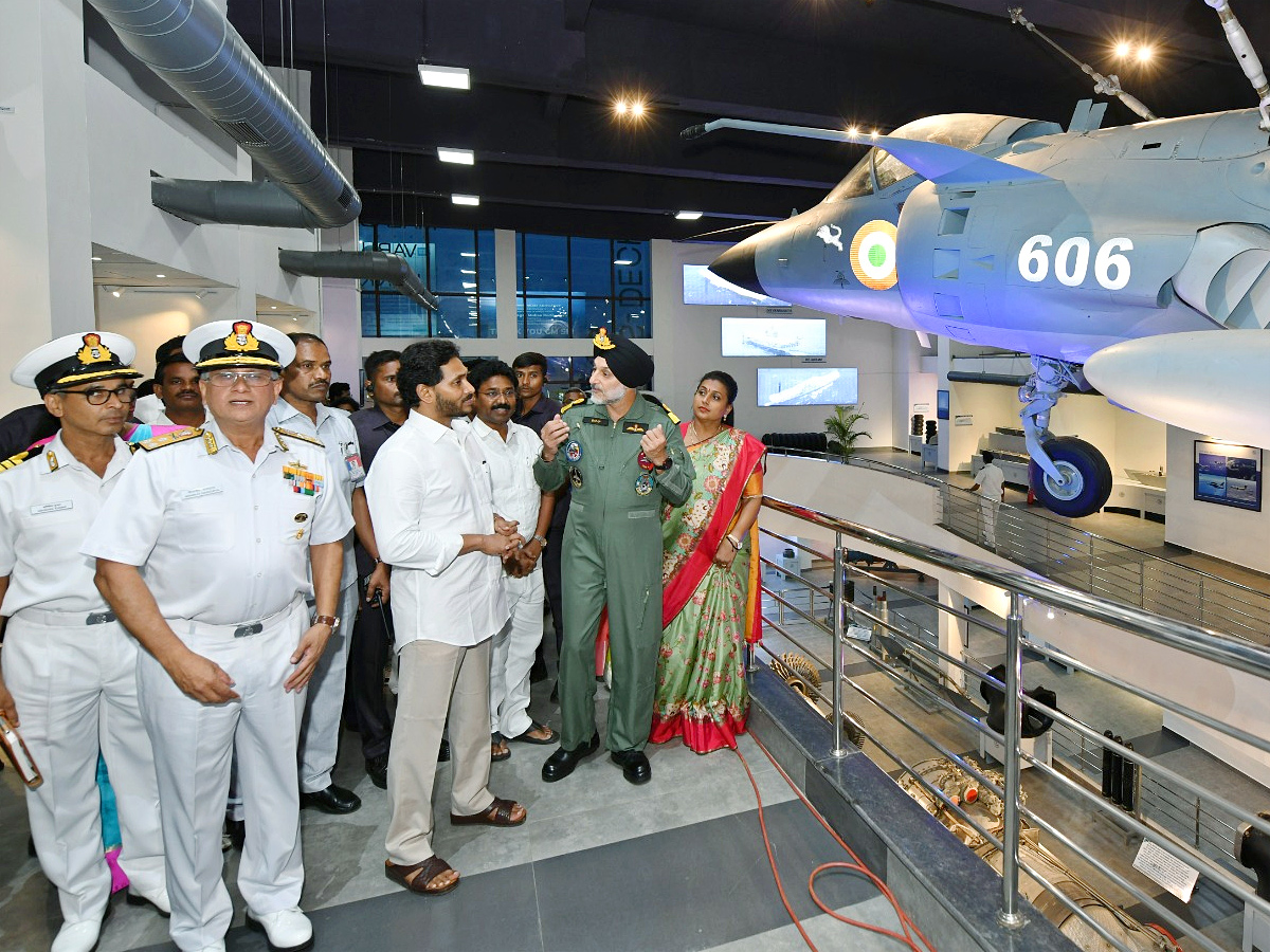 CM_20Jagan_20Visakhapatnam_20Tour_20Photos_35.jpg 36