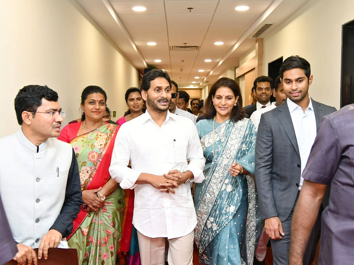 CM_20Jagan_20Visakhapatnam_20Tour_20Photos_8.jpg 5