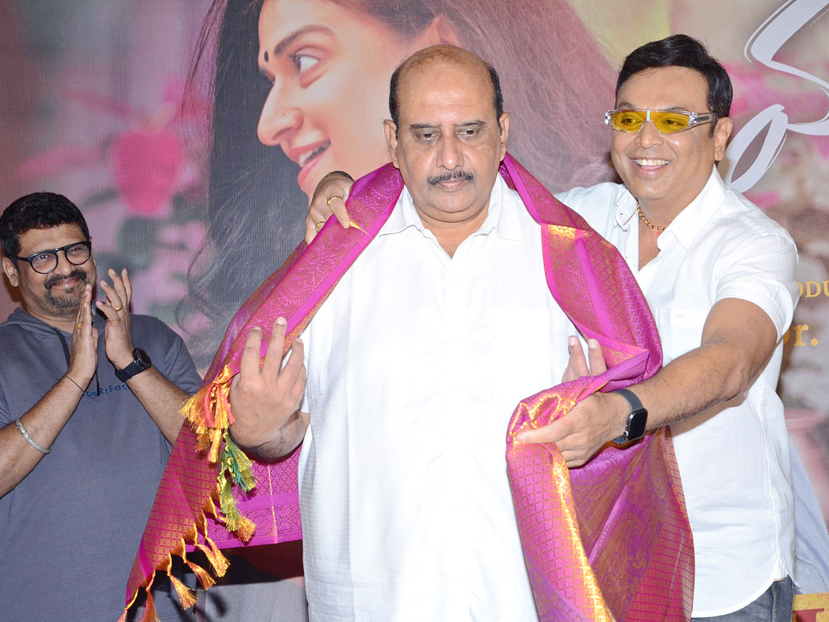 ms-raju-at-malli-pelli-trailer-launch.jpg 8