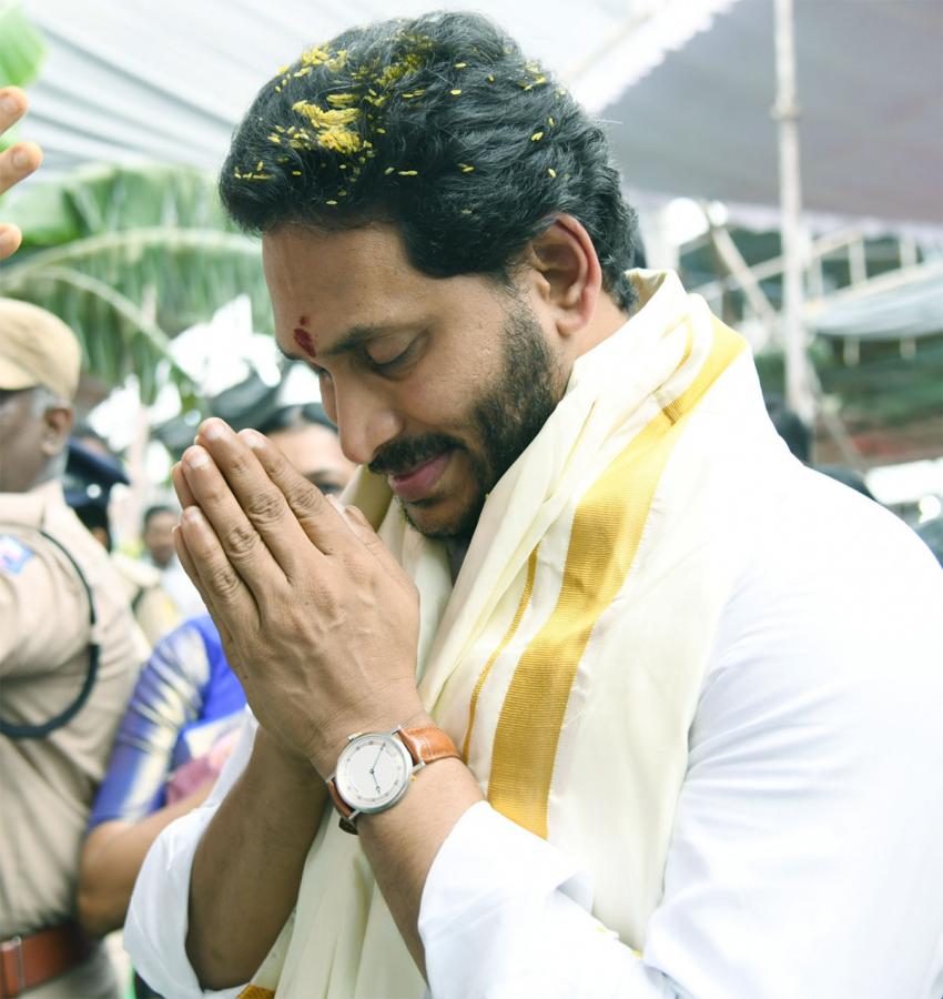 CM_20YS_20Jagan_20Participates_20Sri_20Lakshmi_20Maha_20Yagnam_20Vijayawada-28.jpg 28