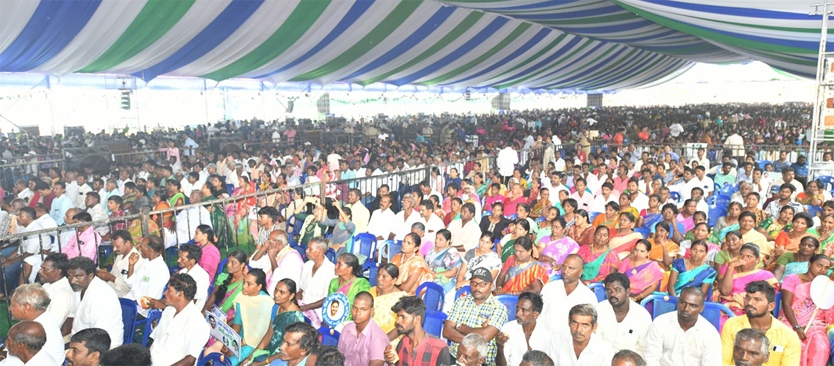 YS_20Jagan_20Nellore_20Tour_20Granting_20Rights_20Dotted_20Lands_20Massive_20Public-12.jpg 12