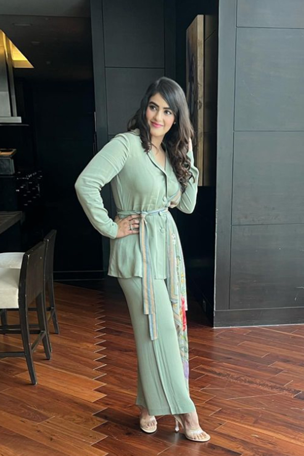 kavya-thapar-hd-gallery.jpg 5