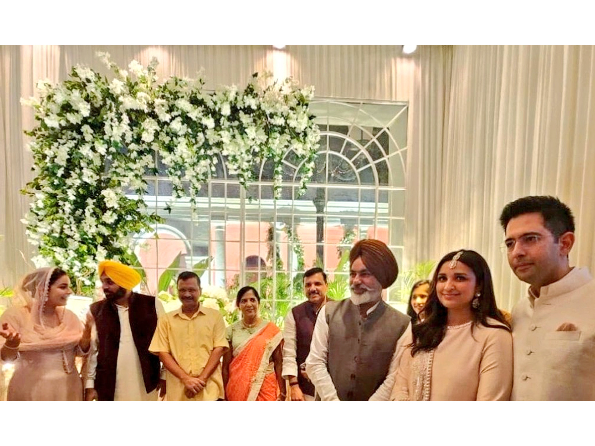 Parineeti_20Chopra_20Raghav_20Chadha_20Engagement_20Photos_1.jpg 2
