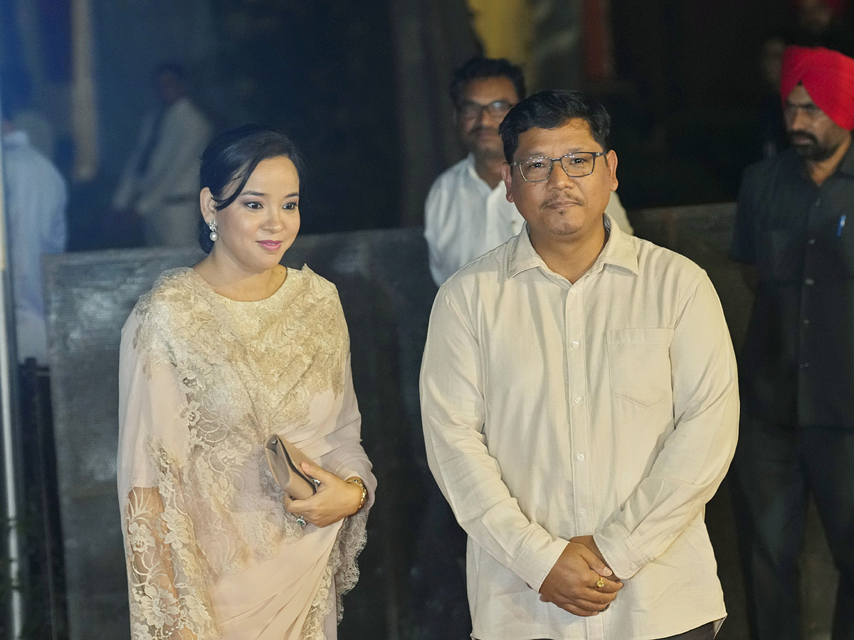 Parineeti_20Chopra_20Raghav_20Chadha_20Engagement_20Photos_6.jpg 3