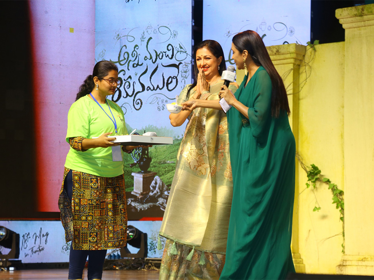 Anni_20Manchi_20Sakunamule_20Pre_20Release_20Event_20Photos-29.jpg 27