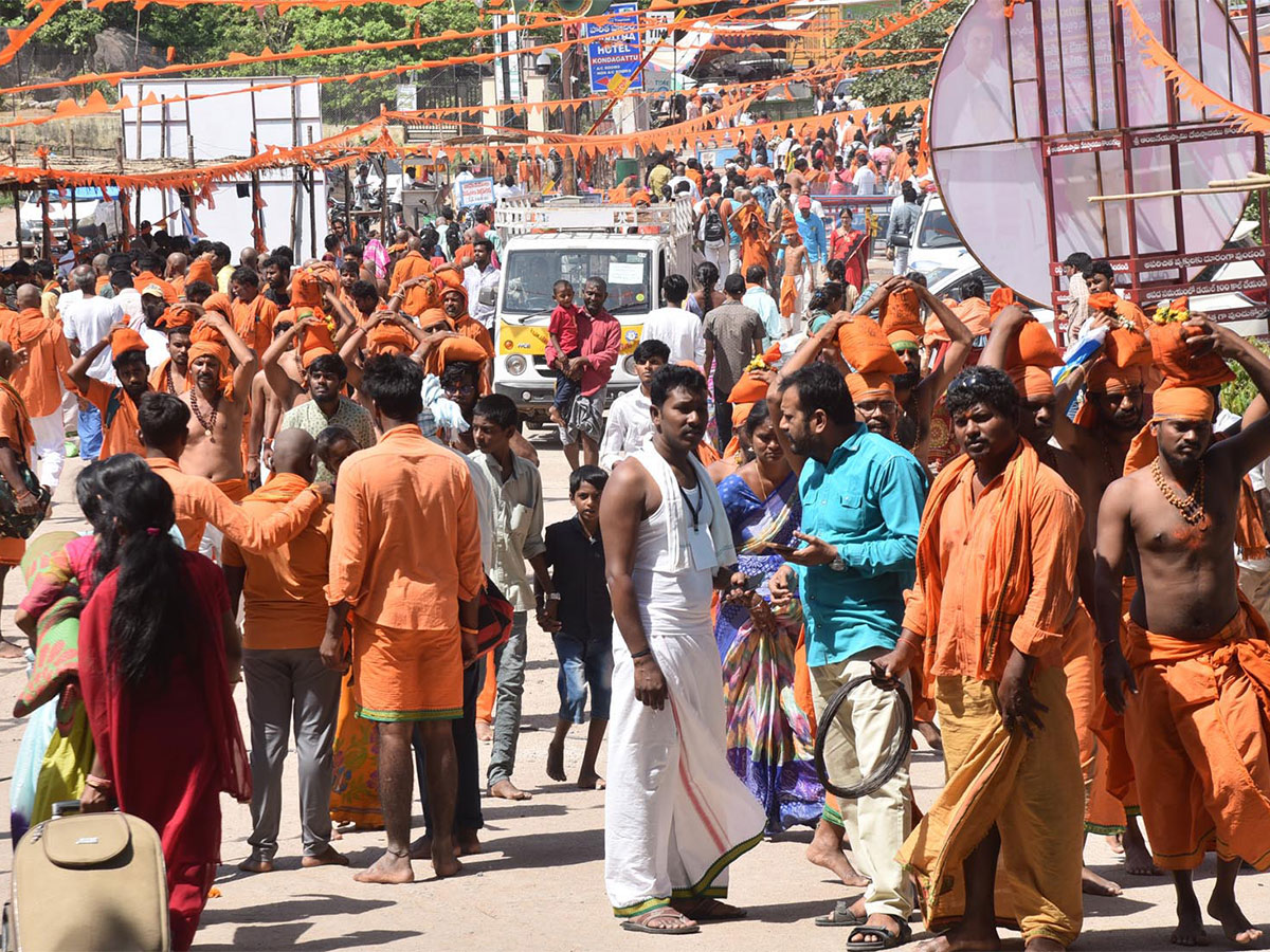 Kondagattu_20Anjaneya_20Swamy_20Temple-17.jpg 16
