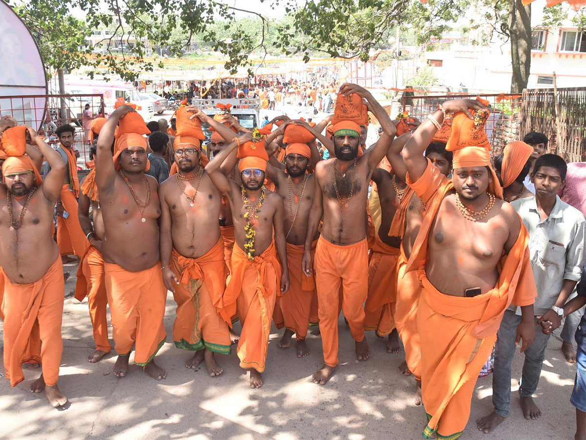 Kondagattu_20Anjaneya_20Swamy_20Temple-25.jpg 24