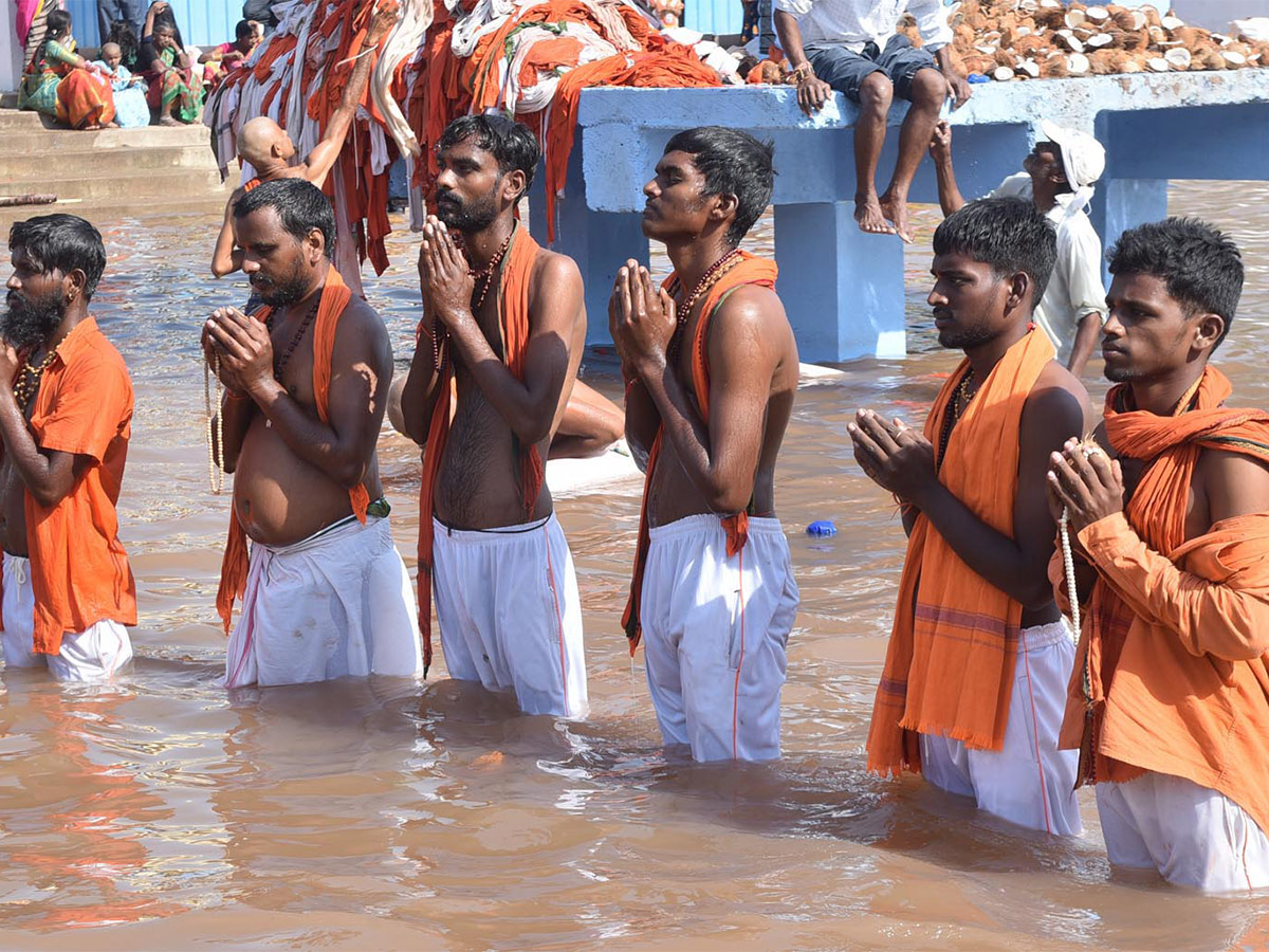 Kondagattu_20Anjaneya_20Swamy_20Temple-29.jpg 28
