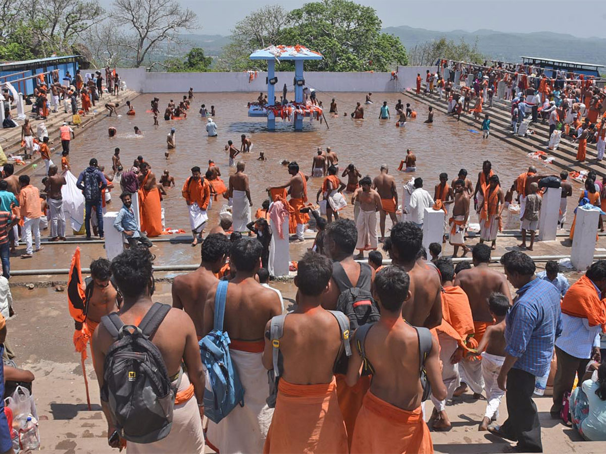 Kondagattu_20Anjaneya_20Swamy_20Temple-31.jpg 30