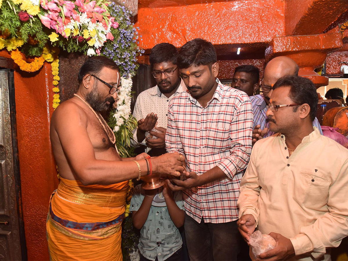 Kondagattu_20Anjaneya_20Swamy_20Temple-40.jpg 39