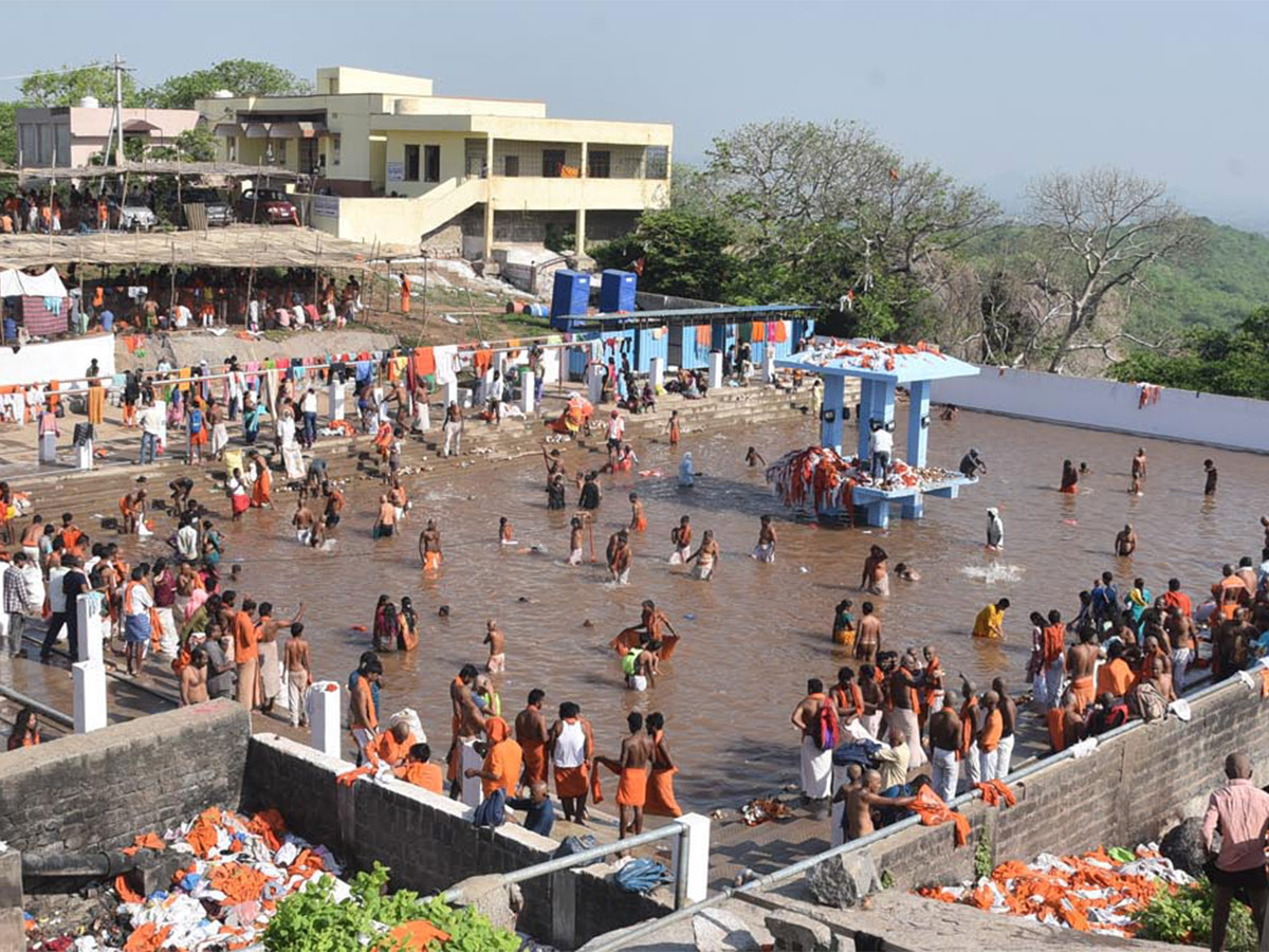 Kondagattu_20Anjaneya_20Swamy_20Temple-45.jpg 44