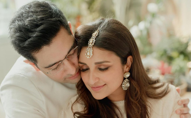 ParineetiChopra-RaghavChadha_0.jpg