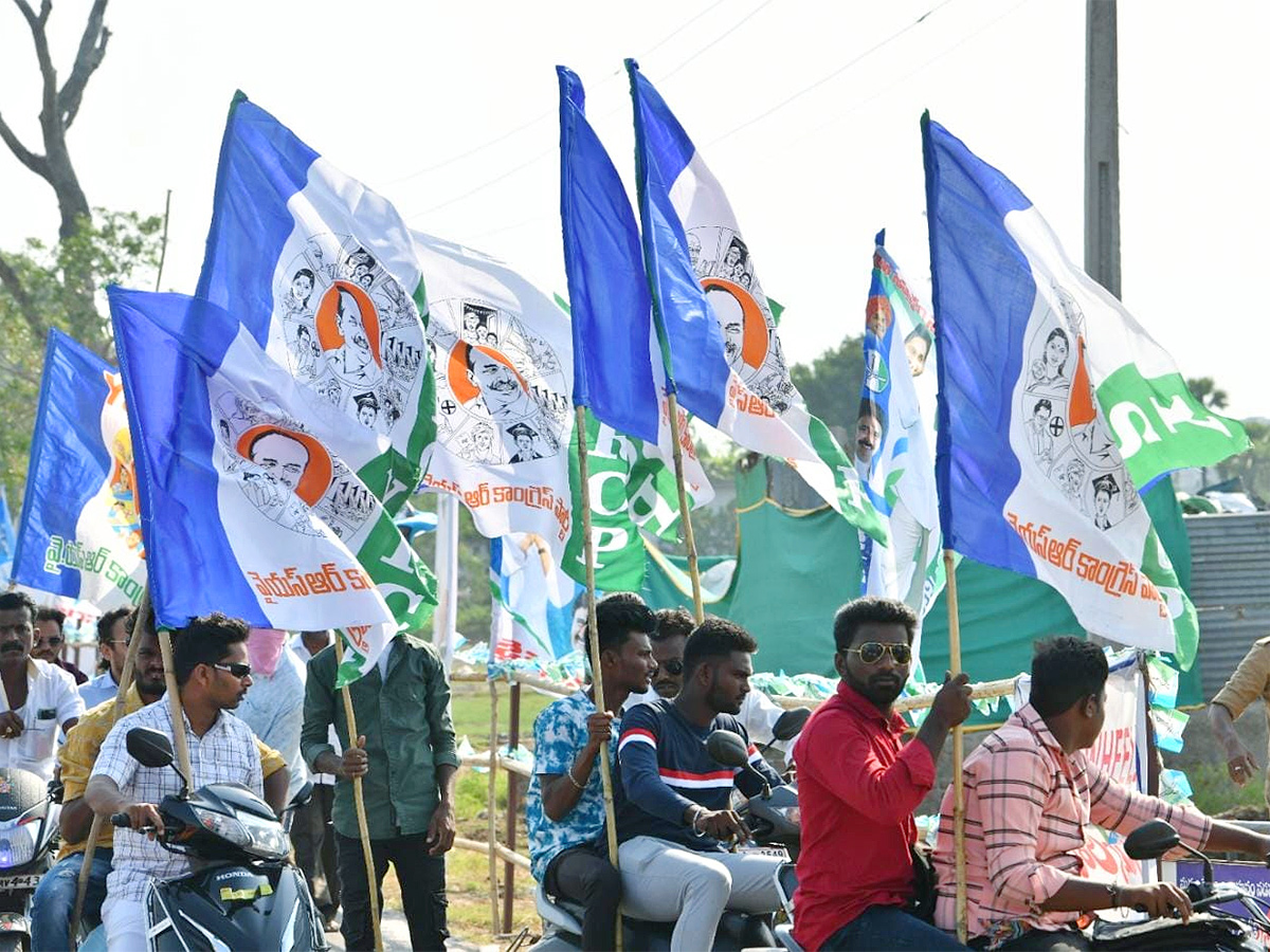 CM_20Jagan_20To_20Release_20YSR_20Matsyakara_20Bharosa_20Funds_20at_20Bapatla_20Nizampatnam-11.jpg 11