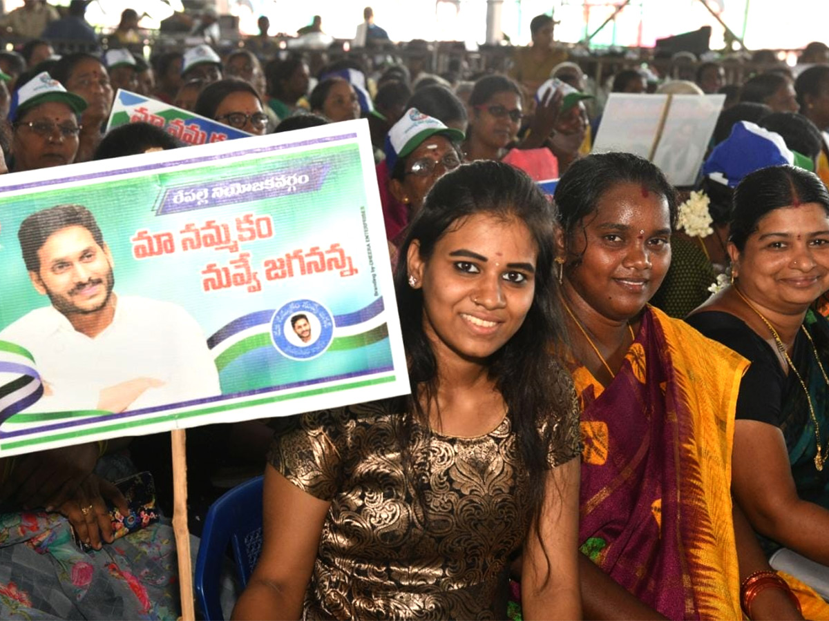 CM_20Jagan_20To_20Release_20YSR_20Matsyakara_20Bharosa_20Funds_20at_20Bapatla_20Nizampatnam-18.jpg 18