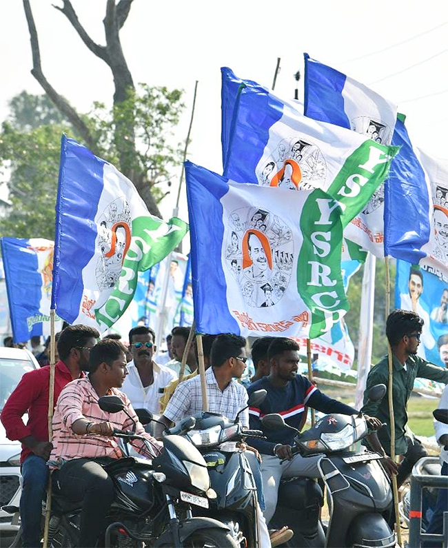 CM_20Jagan_20To_20Release_20YSR_20Matsyakara_20Bharosa_20Funds_20at_20Bapatla_20Nizampatnam-21.jpg 21