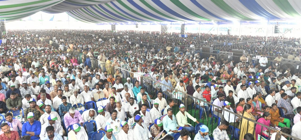 CM_20Jagan_20To_20Release_20YSR_20Matsyakara_20Bharosa_20Funds_20at_20Bapatla_20Nizampatnam-29.jpg 29