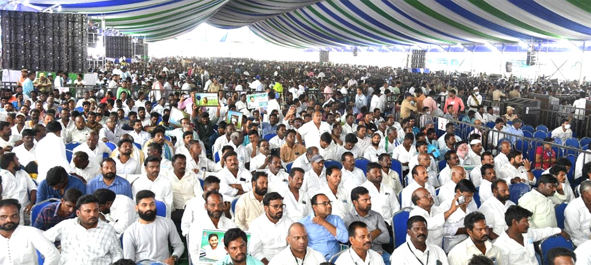 CM_20Jagan_20To_20Release_20YSR_20Matsyakara_20Bharosa_20Funds_20at_20Bapatla_20Nizampatnam-3.jpg 3