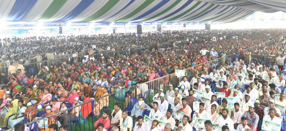 CM_20Jagan_20To_20Release_20YSR_20Matsyakara_20Bharosa_20Funds_20at_20Bapatla_20Nizampatnam-30.jpg 30