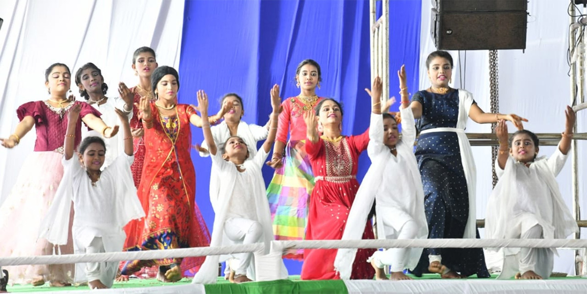 CM_20Jagan_20To_20Release_20YSR_20Matsyakara_20Bharosa_20Funds_20at_20Bapatla_20Nizampatnam-5.jpg 5
