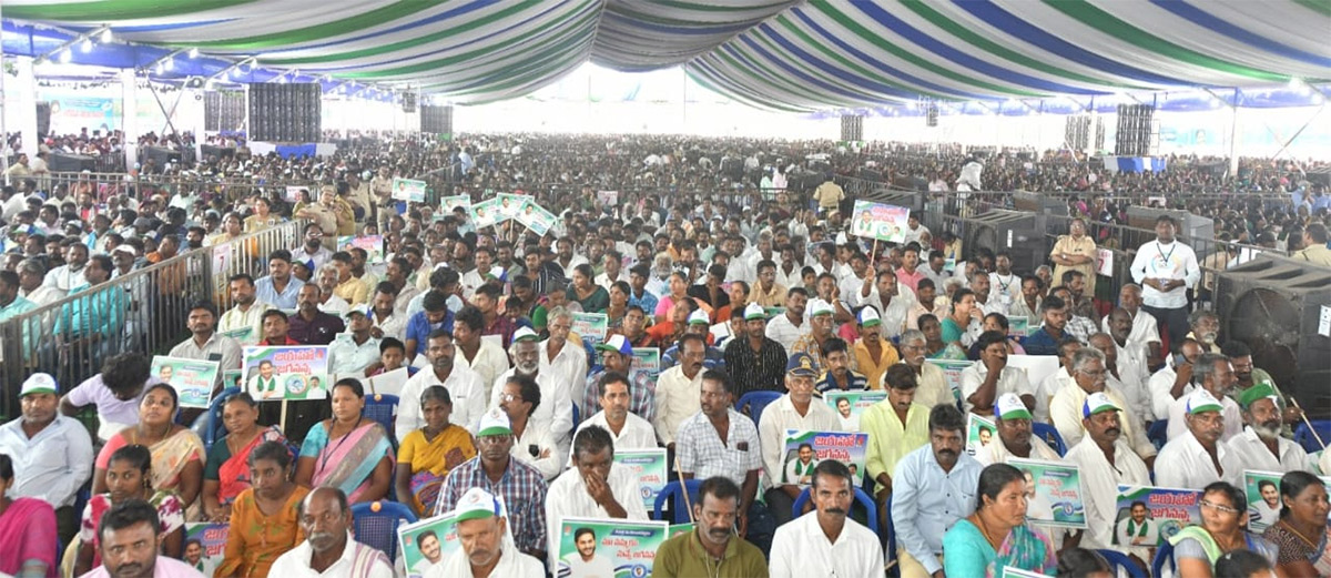 CM_20Jagan_20To_20Release_20YSR_20Matsyakara_20Bharosa_20Funds_20at_20Bapatla_20Nizampatnam-8.jpg 8