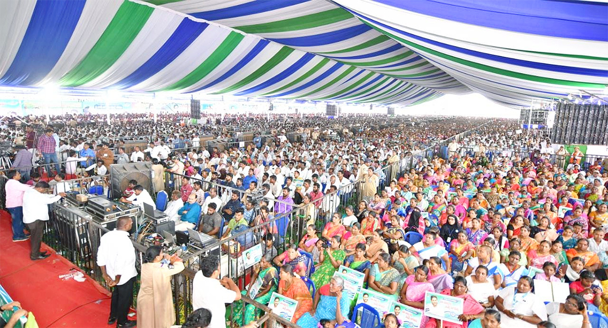 CM_20Jagan_20To_20Release_20YSR_20Matsyakara_20Bharosa_20Funds_20at_20Bapatla_20Nizampatnam_20Photo_20Gallery-5.jpg 5
