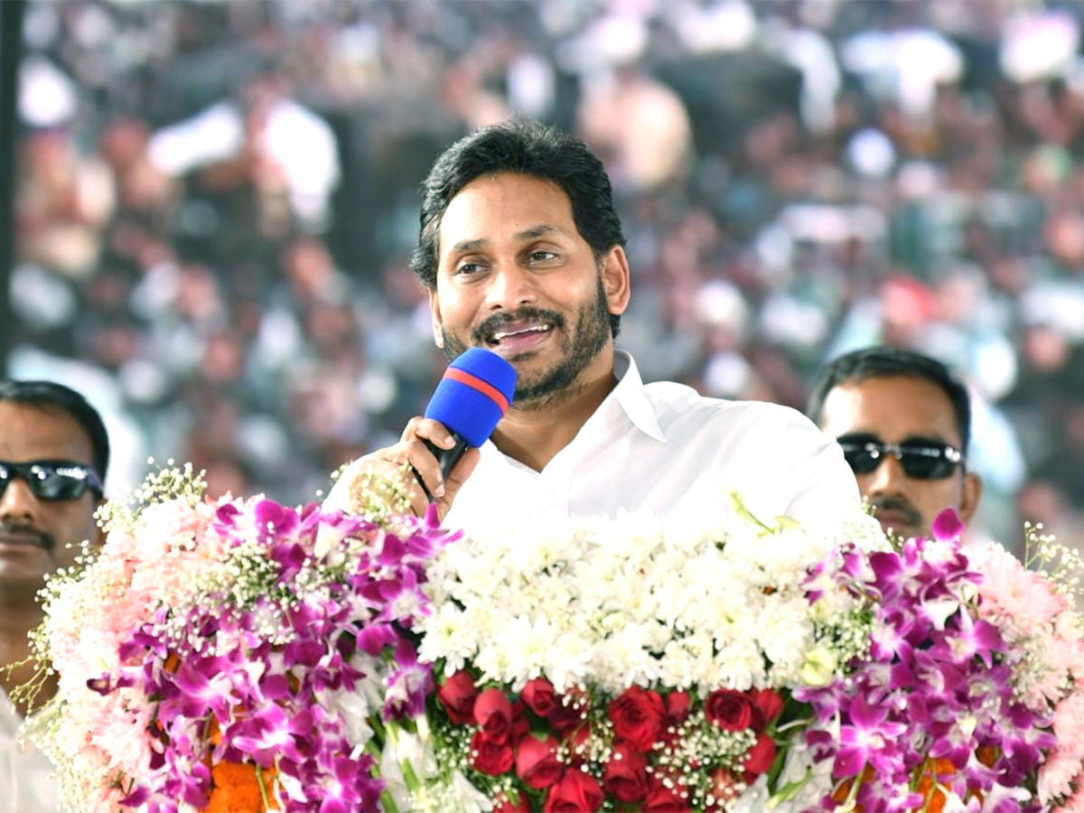 CM_20Jagan_20To_20Release_20YSR_20Matsyakara_20Bharosa_20Funds_20at_20Bapatla_20Nizampatnam_20Photo_20Gallery-9.jpg 8