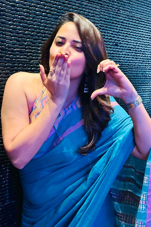 Anchor_20Anasuya_20Birthday_20celebration_20with_20family_202023_20Photos_2.jpg 3