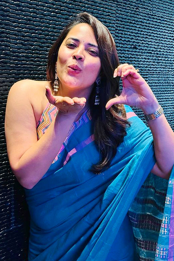 Anchor_20Anasuya_20Birthday_20celebration_20with_20family_202023_20Photos_3.jpg 4