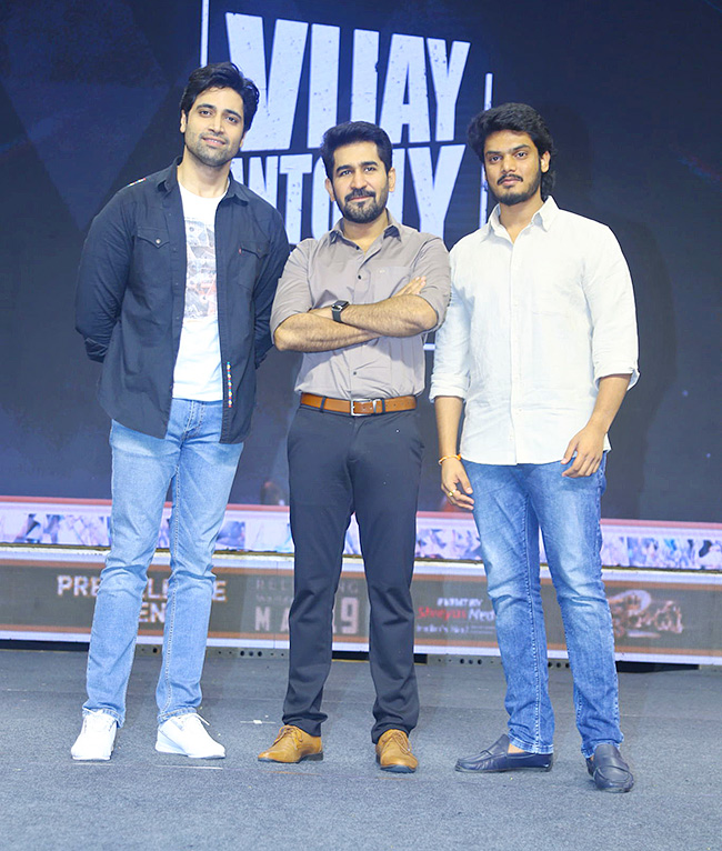 Bichagadu_202_20Pre_20Release_20Event_20Pics-13.jpg 13