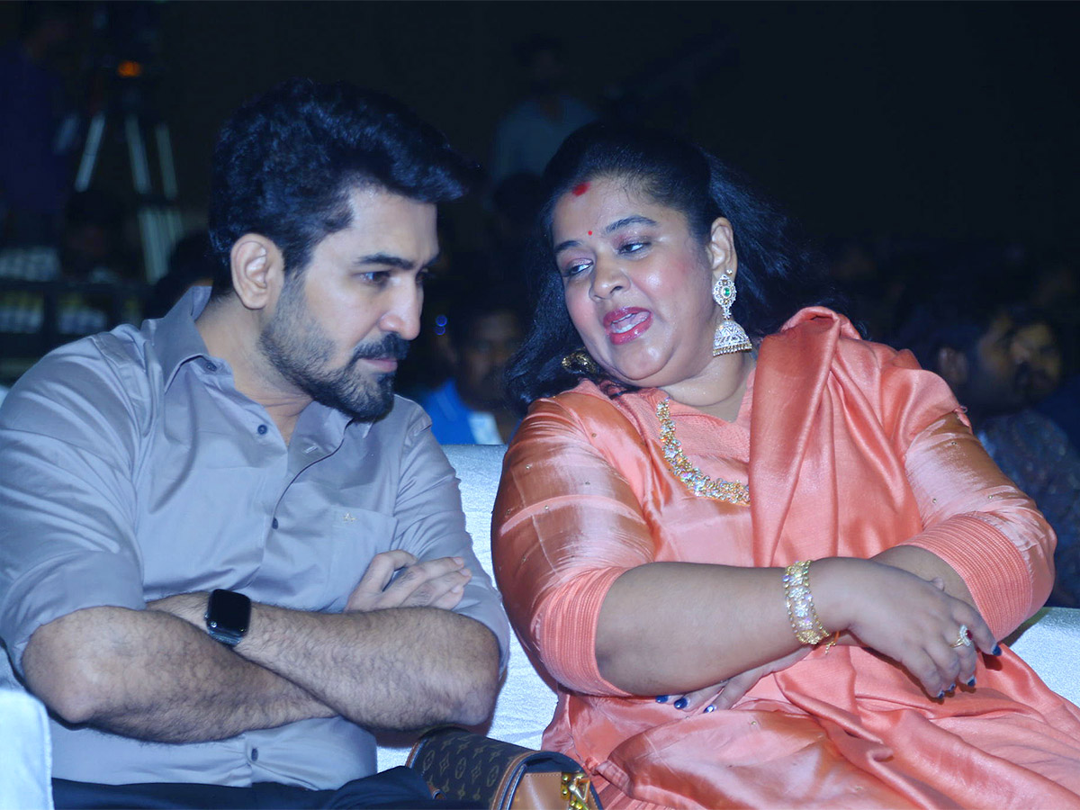 Bichagadu_202_20Pre_20Release_20Event_20Pics-5.jpg 5