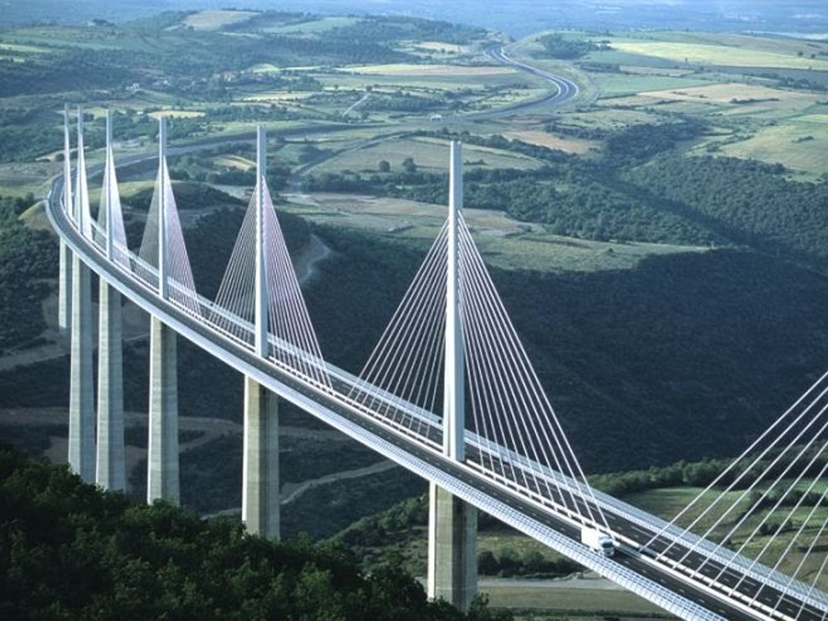 Millau_20Viaduct_20_28Millau_2C_20France_29.jpg 2