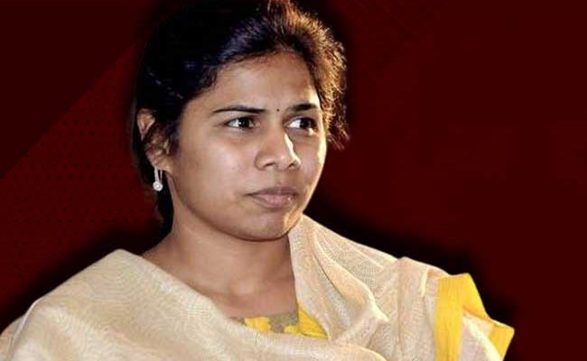 akila-priya.jpg
